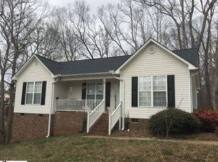 527 Holly Run Ct, Spartanburg, SC 29303