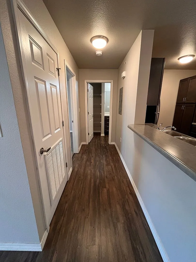 Markland/Wiles — Photo 3