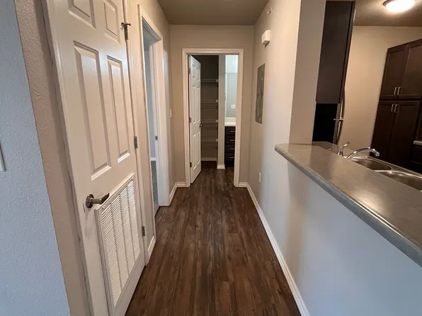 Markland/Wiles, 2013 E Cherry St #207, Springfield, MO 65802