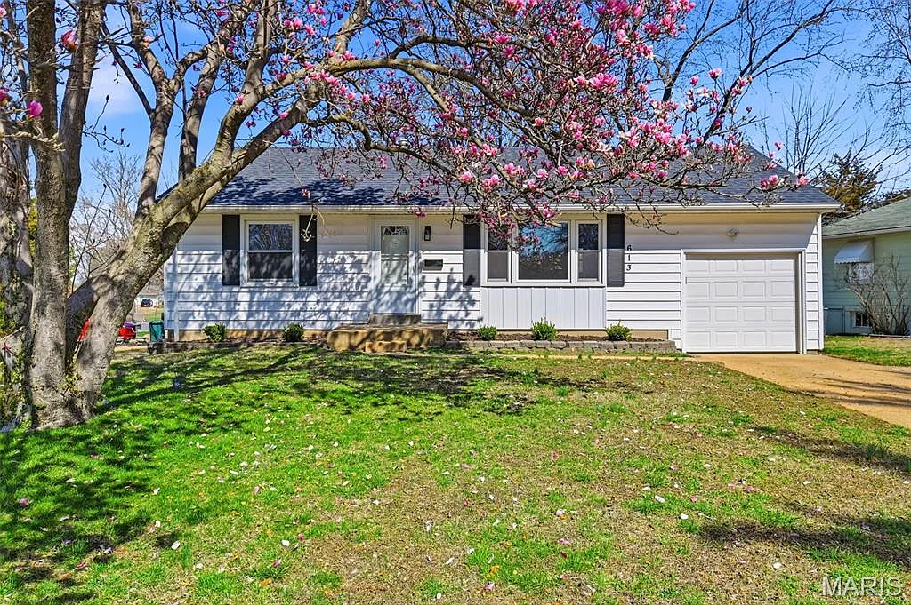 613 Jasmin Dr photo 1