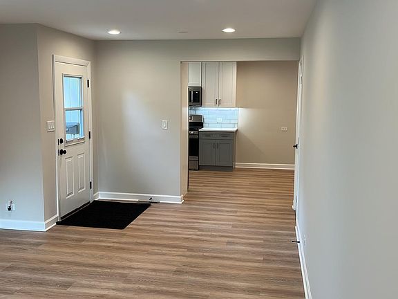 4th image of 1314 Beverly Ln Unit 1314