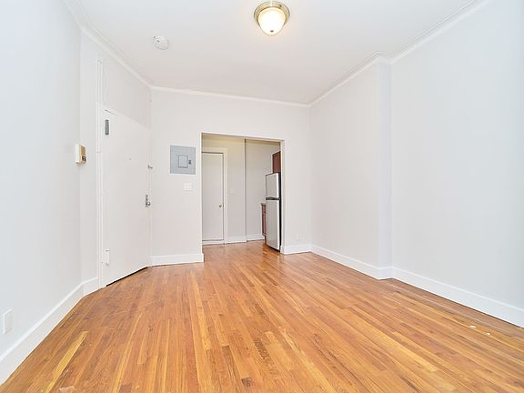 3rd image of 537 E 81st St APT 2B