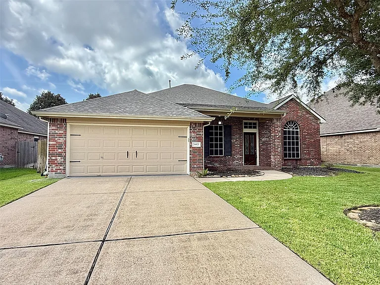 26823 Lakeridge Park Ln — Photo 1