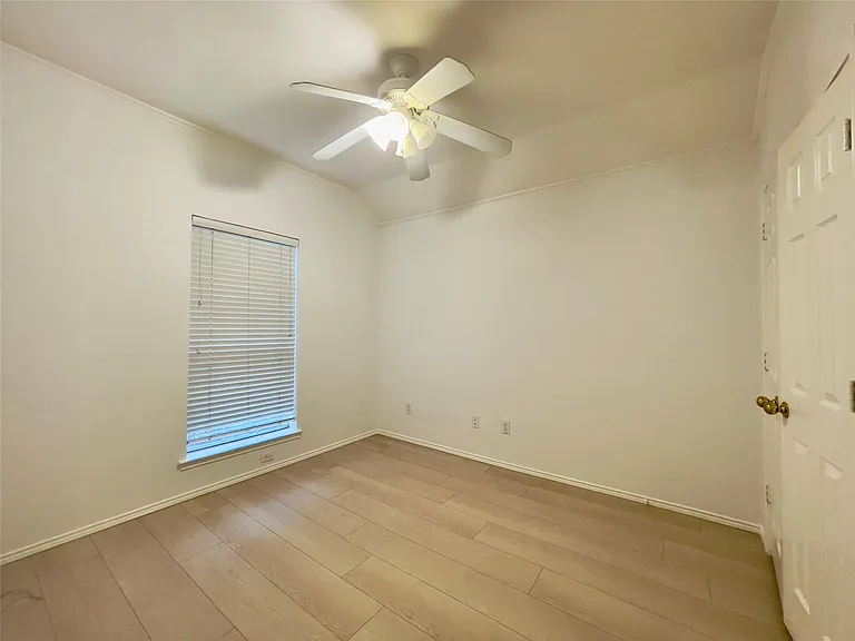 11002 Tree Shadow Ln — Photo 29