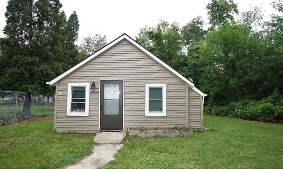 1st image of 2439 Wentworth Ave