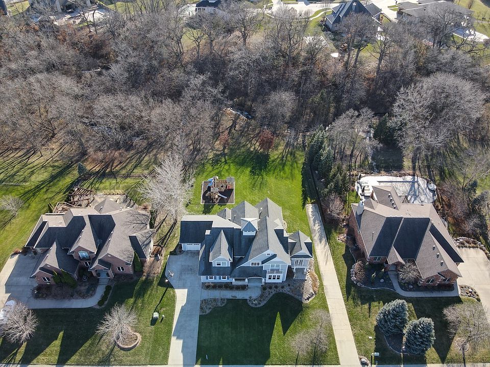 1st image of 410 Painted Woods Dr