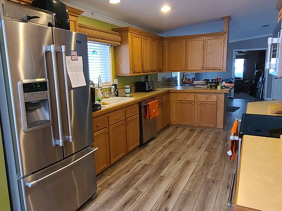 3rd image of 511 Ironwood Ln