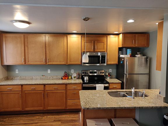 3rd image of 2637 Pleasant Ave