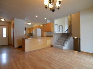 1430 S Reno Dr, Bismarck, ND 58504