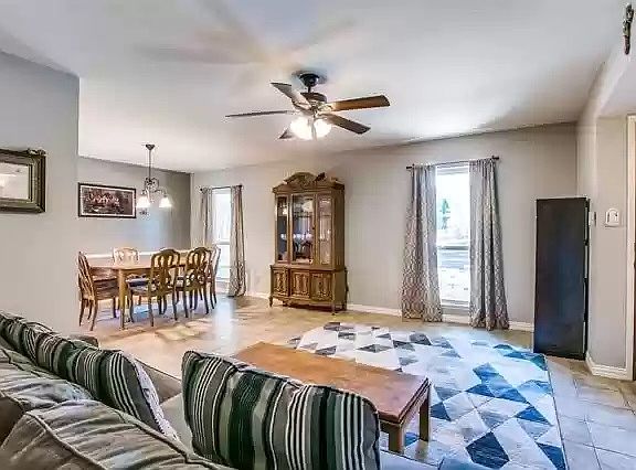 5th image of 514 Woodhurst Dr
