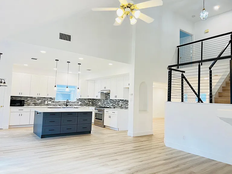 8021 Luling Ln — Photo 3