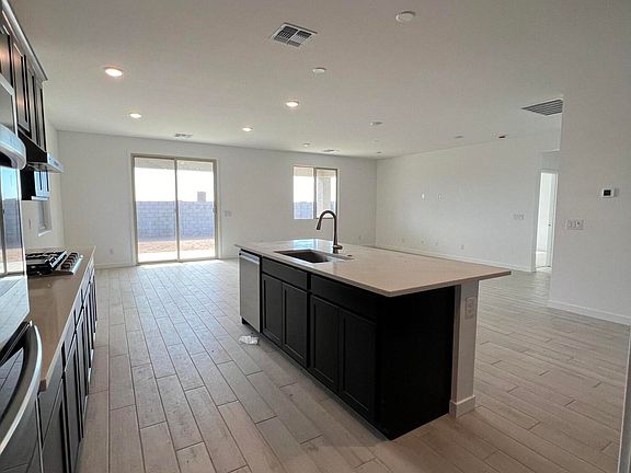 5th image of 17499 W LUPINE Avenue
