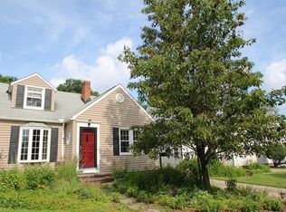 4354 S Parkside Dr, Brooklyn, OH 44144