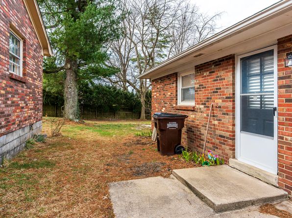 lexington-kentucky-77567920 picture