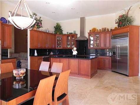 5th image of 2652 SW Buena Vista Dr