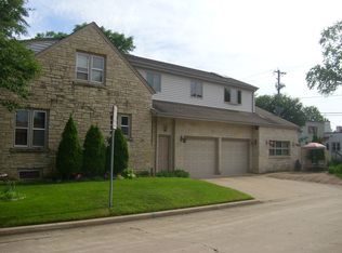 2101 S 107th St, West Allis, WI 53227