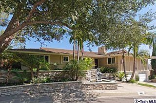 1st image of 2082 Vista Ave