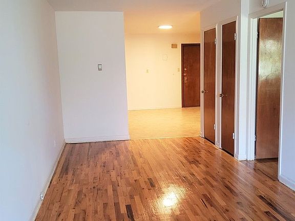 4th image of 31-17 31st Ave #1