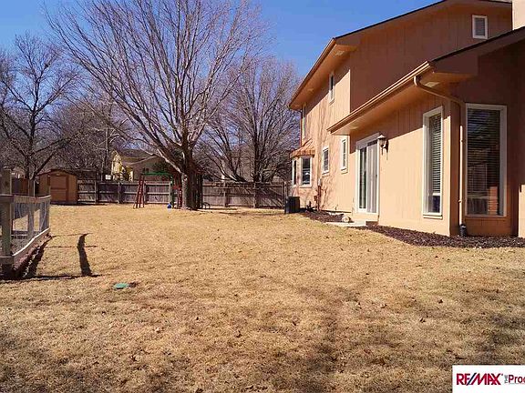 3rd image of 2936 S 158th Cir