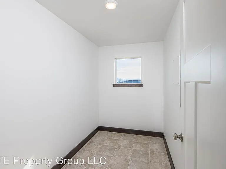 Altitude Apartments — Photo 16