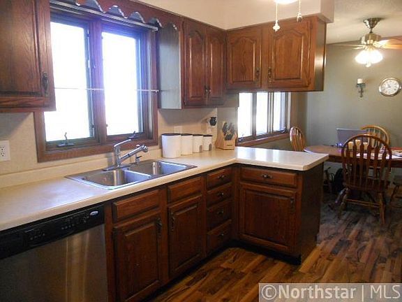 4th image of 80 Capricorn Ave E