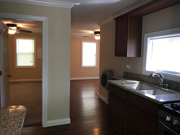 5th image of 4403 NE Scenic Dr
