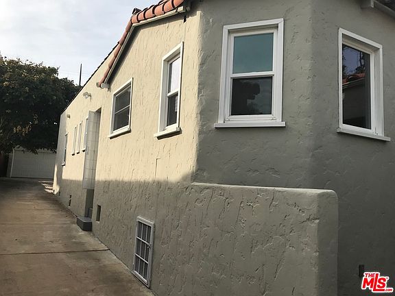 5th image of 3154 W 74th St