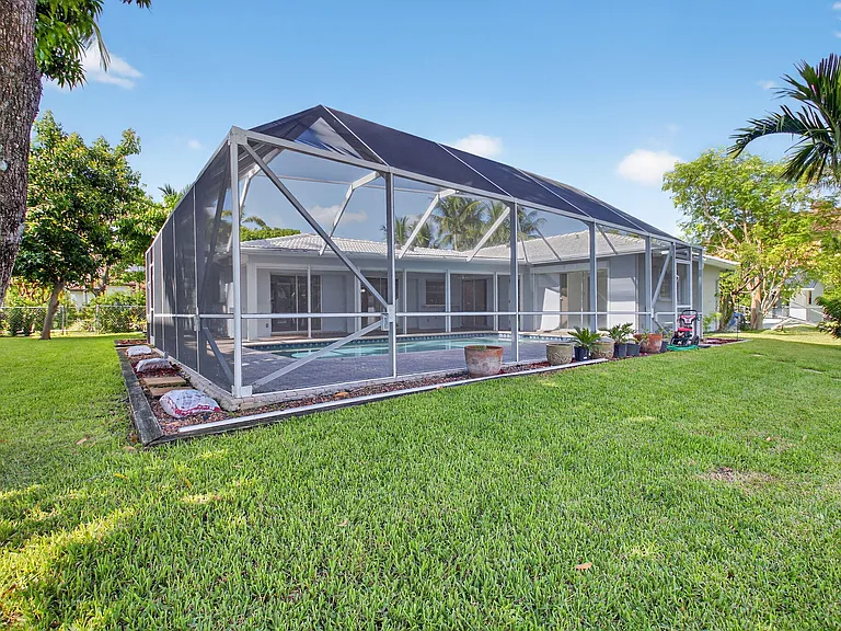 937 Banyan Dr — Photo 25