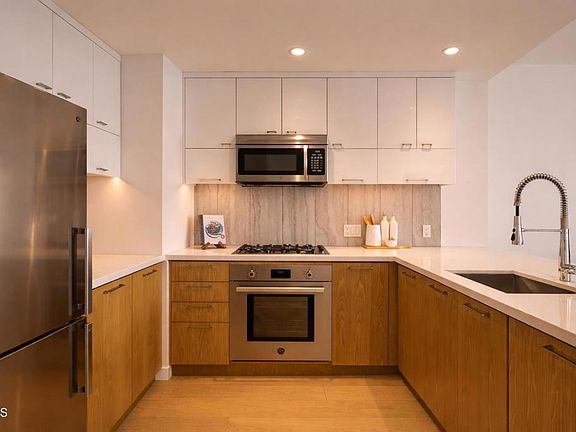 3rd image of 400 S Broadway Ave APT 1801