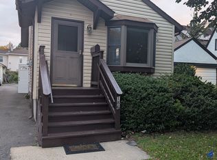 186 Oak St, Rahway, NJ 07065