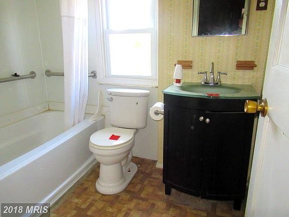 4th image of 21675 Saratoga Dr