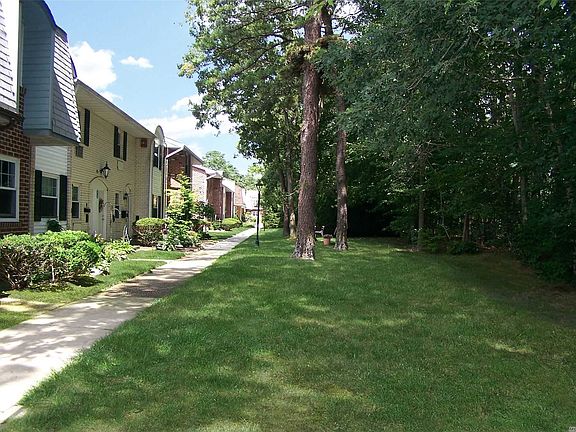 2nd image of 14 Glen Hollow Dr APT E31