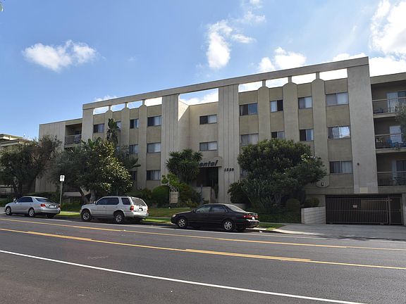 2nd image of 1550 N Hobart Blvd
