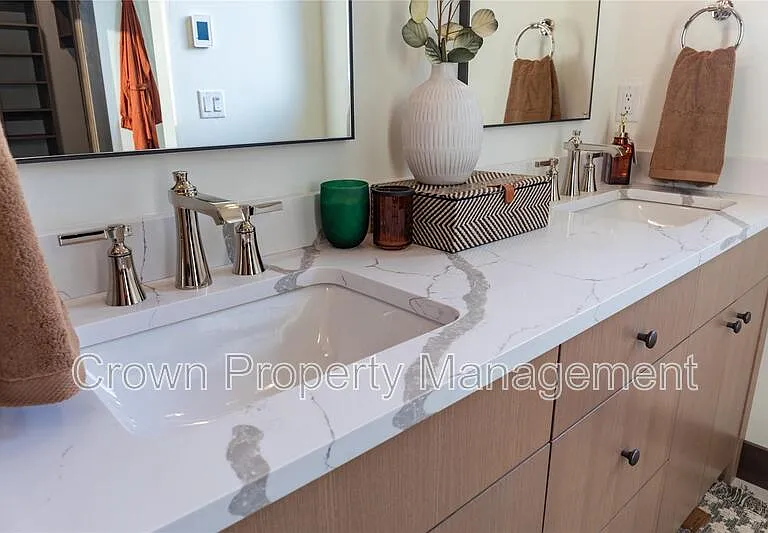 317 Akers Ln #G — Photo 23