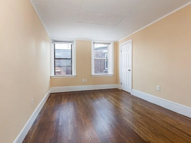 394 Riverway #12-12-12 — Photo 10