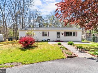 1614 Lakeside Dr, Williamstown, NJ 08094