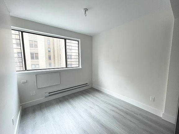 3rd image of 59 Cooper St APT 2A