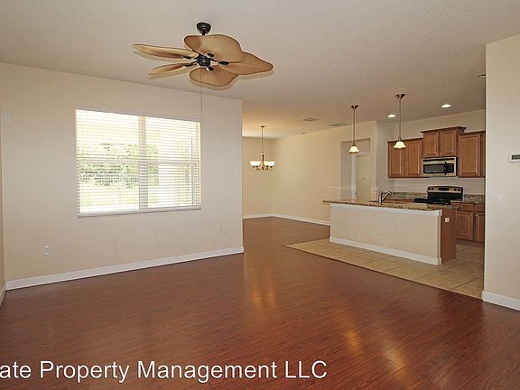 3rd image of 723 Brookshire Dr