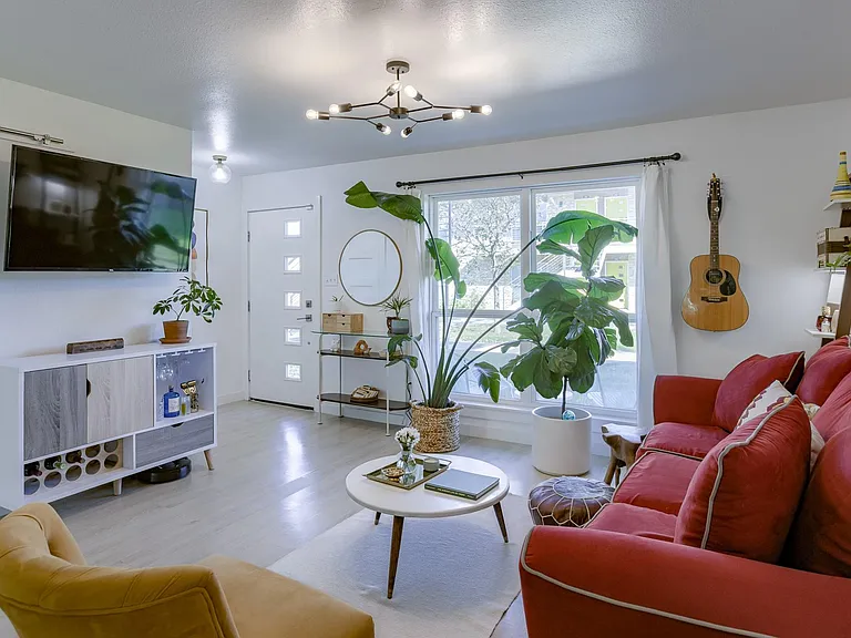 8603 Putnam Dr #102 — Photo 3