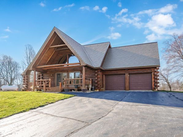 351 Pifer Rd, Delton, MI 49046