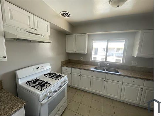 3rd image of 3851 Coco Ave #12