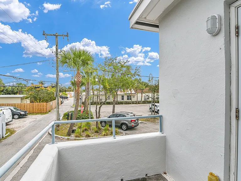 820 N Dixie Hwy #4 — Photo 25