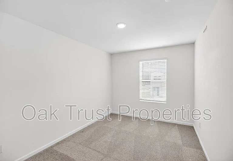 502 Townsford Ln — Photo 25