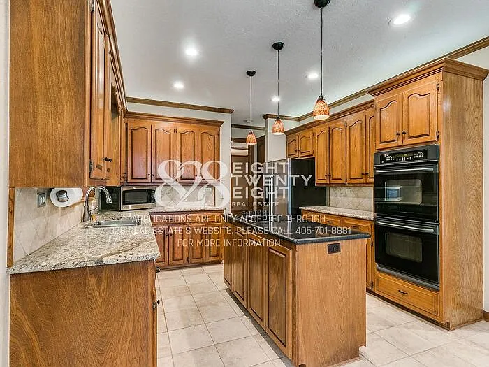 3723 Barwick Ct — Photo 40