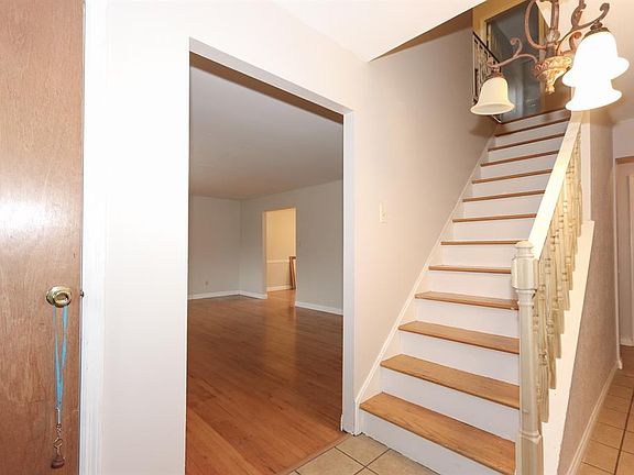 4th image of 1807 Briarrose Ct