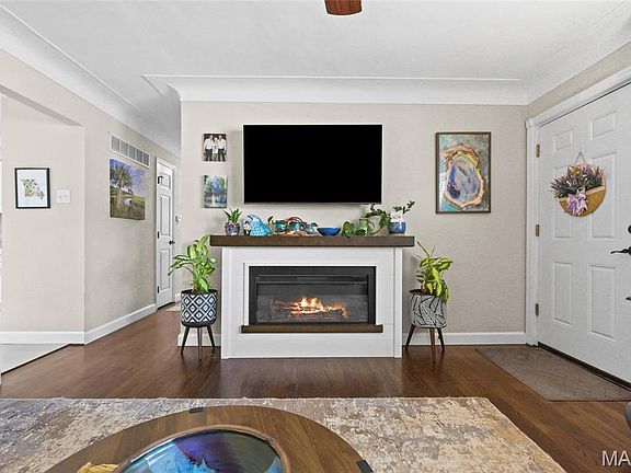 2nd image of 22 Saint Mark Dr