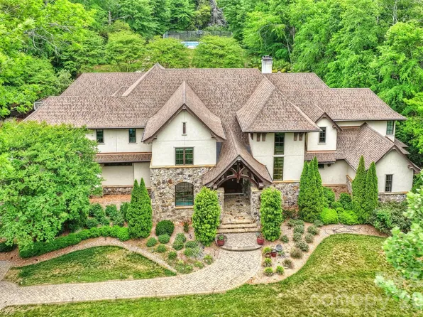 4901 Carmel Park Dr, Charlotte, NC 28226