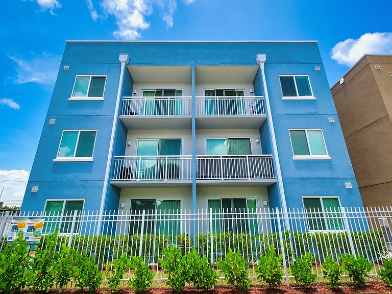 Pine Groves Apartments — Photo 35