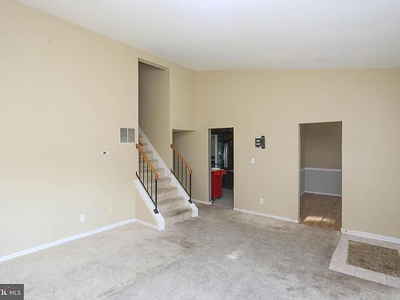 3rd image of 2320 Fairhaven Ln
