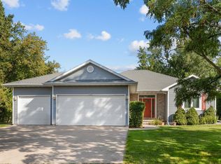 2282 Willow Way Dr, Oshkosh, WI 54904